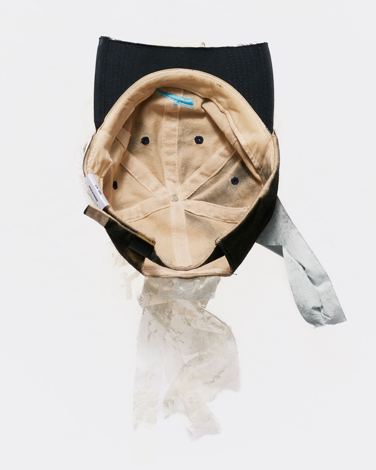 LaceCut Cap